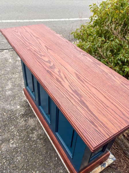 レッドオーク材の天板