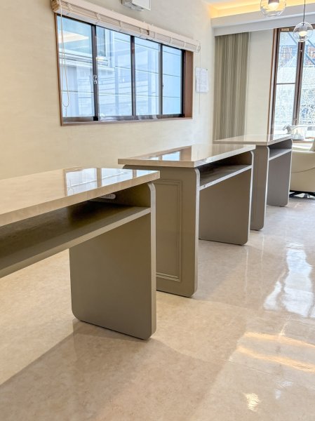 兵庫県のネイルサロンのオープンに合わせて納品したネイルデスク