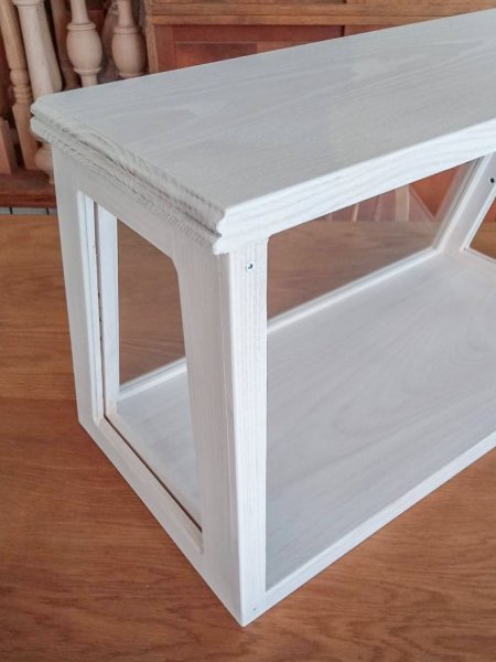 側面にもガラスを使う場合、左右のガラスは後付になります。