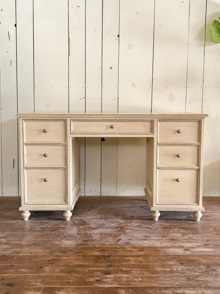 写真はW1300×D600mm、サイズオーダー承ります。