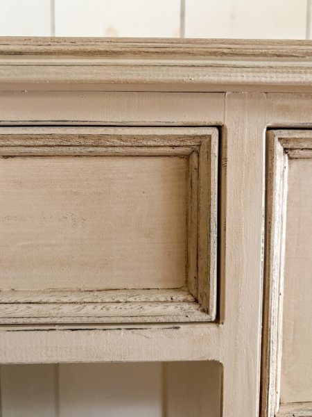 使い古した汚れ感を表現した「ベージュ汚し色」