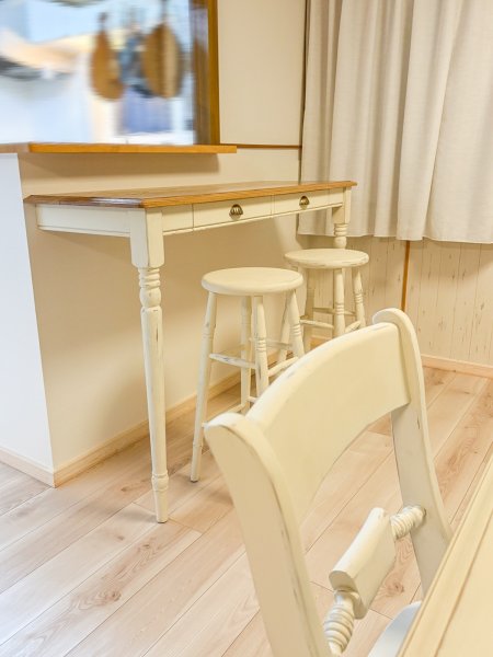 リフォームの一部に納品させていただいたキッチンカウンターテーブル