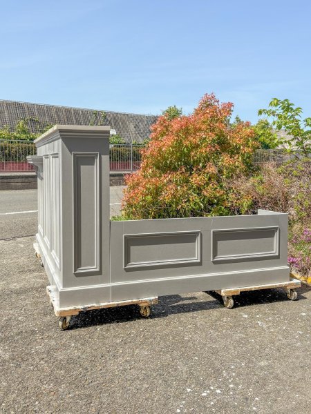 こちらはW1200mmの冷蔵ショーケースを収められます。