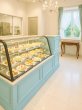 大阪のケーキ屋さんにショーケースカウンターを納品させていただきました。