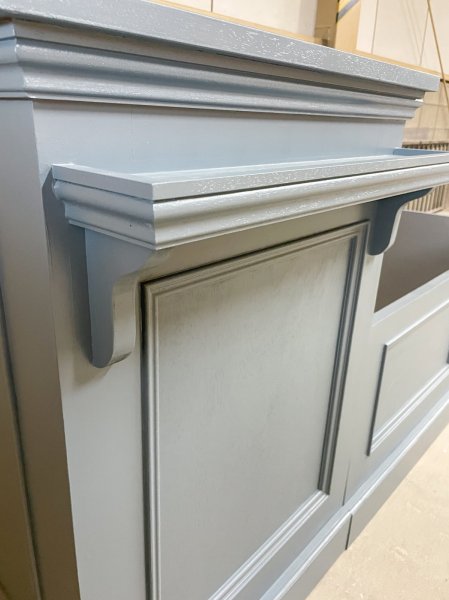 正面には小さな実にカウンターが付いています。