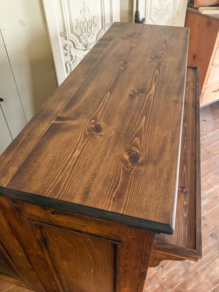 パイン材（松の木）を使ったウッドカウンター