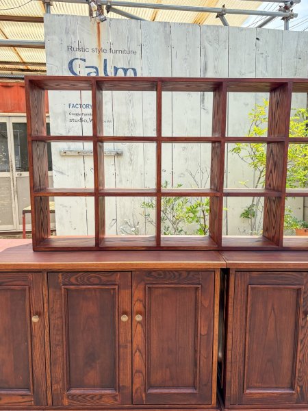 商品ディスプレイに活躍する升目シェルフ