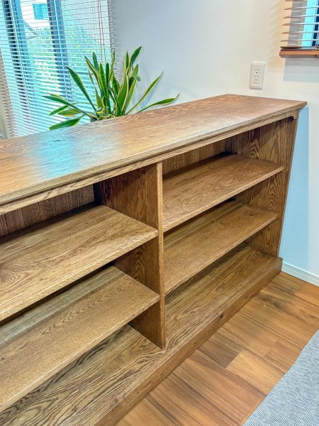 収納力が大きなオープンシェルフ