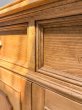 モールディングを使ってアンティーク家具のような装いに仕立てます、