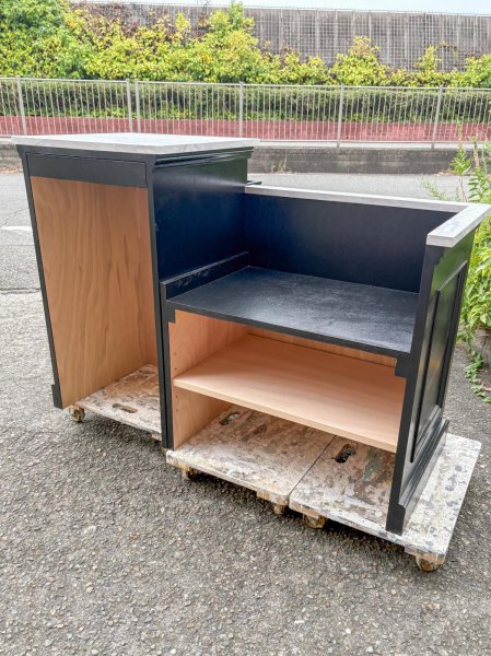 内側の収納は自由にカスタマイズできます。