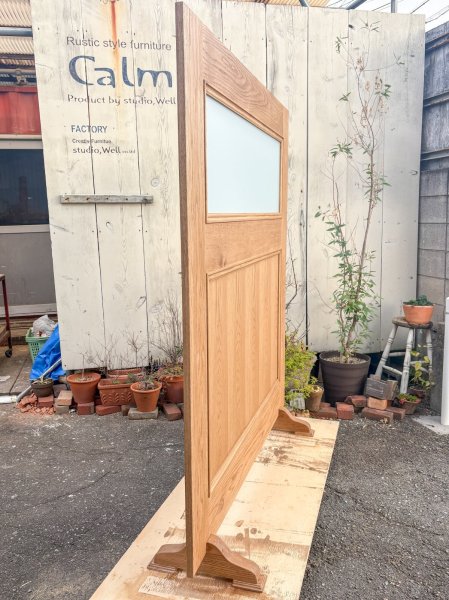 写真はW1500,H1700mm、背の高いウッドパーテーションです。