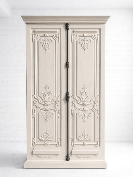 素敵なドアを支給していただいて、クローゼット本体を製作させていただきました。