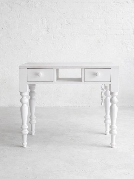 W920mmの小ぶりなネイルデスクをオーダーメイド