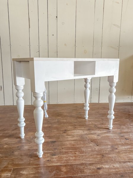 通常の背面。ご希望があれば装飾も可能です。