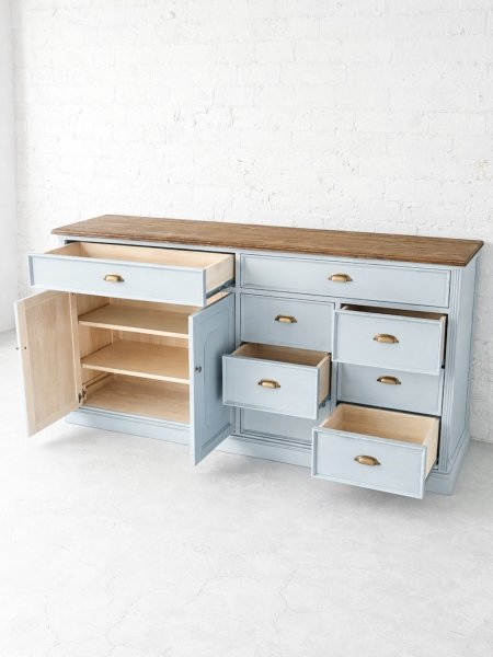 オーダーメイド家具なので、あなたのお好きな収納を設置できます。