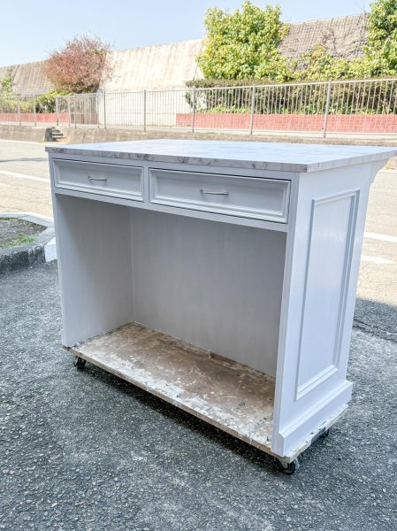 写真は引出しを２杯つけた様子。