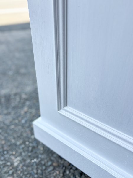 写真のカラーはホワイト、その他１３色の基本カラーをご用意しております。