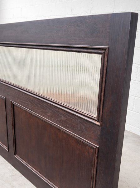 こちらは波ガラス、その他スリガラスやデザインガラスを選べます。