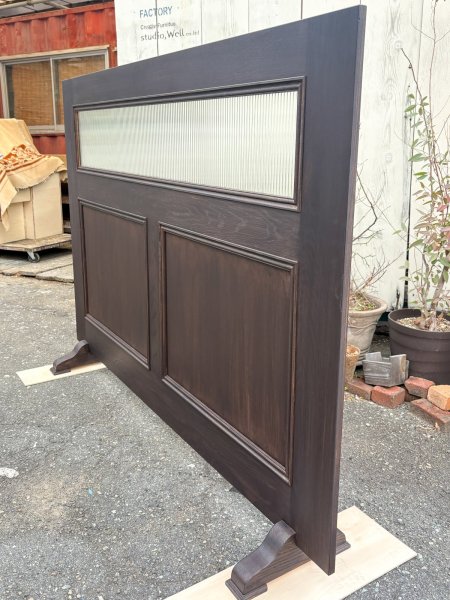 アンティーク調デザインの店舗家具製作専門店です。