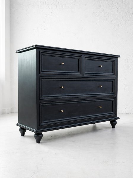 リビングや廊下のサイドボードにもおすすめです。