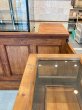 冷蔵ショーケースを収めるカウンター製作は当店まで！