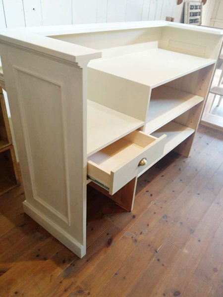 収納部分は業務に必要な機能や予算に合わせて変更、ご提案致します!