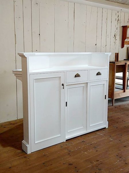 店員さん側の収納も多彩、オーダーメイドで変更できます!