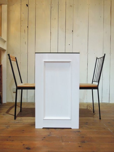 オーダーメイドでつくるネイルテーブルがあるってご存知ですか?