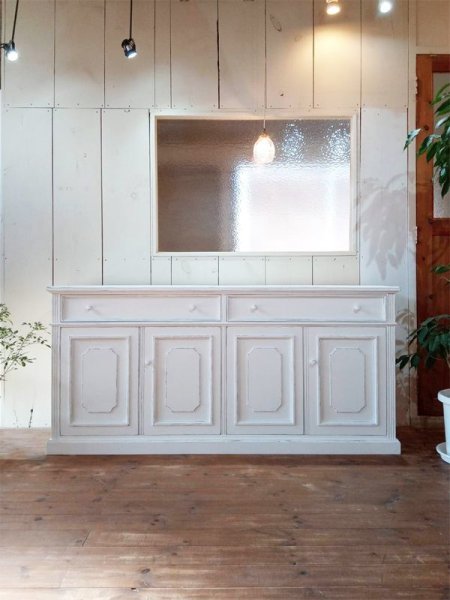 w1800サイズのサイドボード、輸入住宅のリビングにおすすめです!