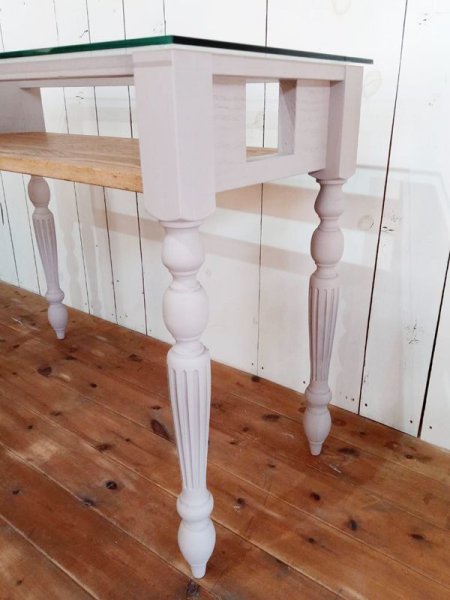 壁紙や本舗のヤマザクラ色で塗装しました。