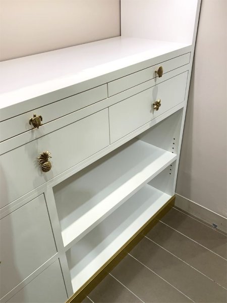 反りや割れの心配が無いフラッシュ構造の店舗什器もお任せください!