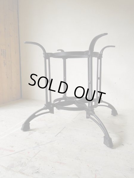 アパレルや雑貨屋さんの展示台におすすめの鉄脚です