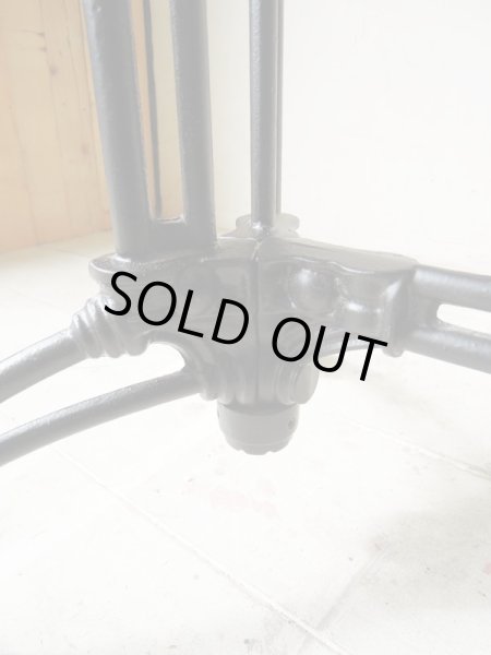 インダストリアル感のあるブラック塗装