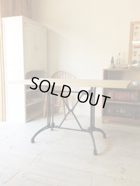 DIYした天板を置いて、ダイニングテーブルを作りませんか