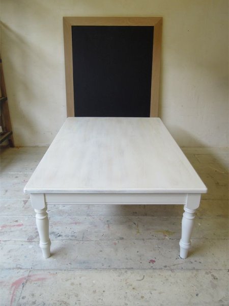 奥行800と家族で囲める幅広テーブル、サイズオーダーも可能です