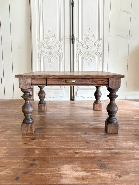 画像2: オークターンドレッグローテーブル　アンティーク調リビングテーブル　「Classic Benchleg」 (2)