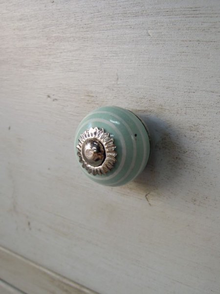 こちらはお客様に持ち込んで頂いた陶器の取っ手