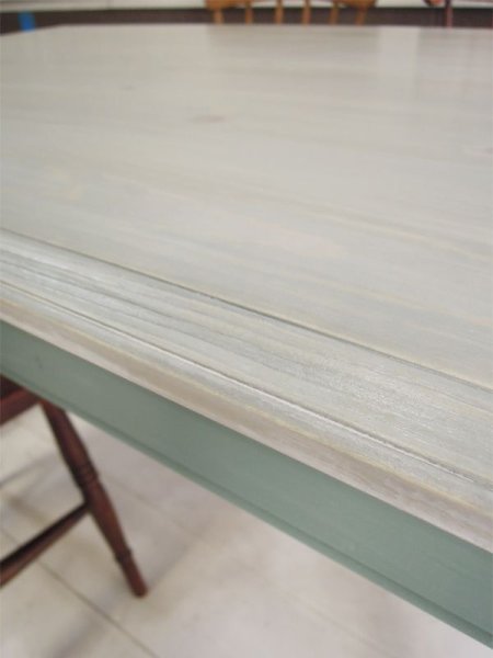 天板はウレタン加工を施して防水性を持たせられます(+2,000円)