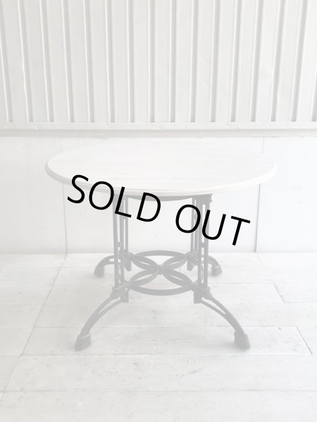 写真は直径100cm、最大120cmまでサイズオーダーが可能です。