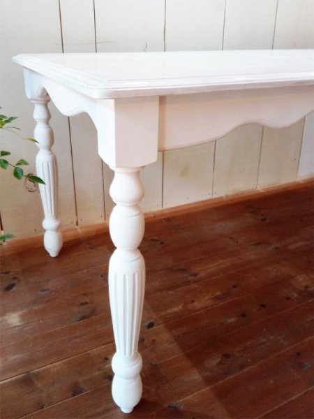 アンティーク家具によく見るターンドレッグ(ろくろ脚)、高さ変更もできます!