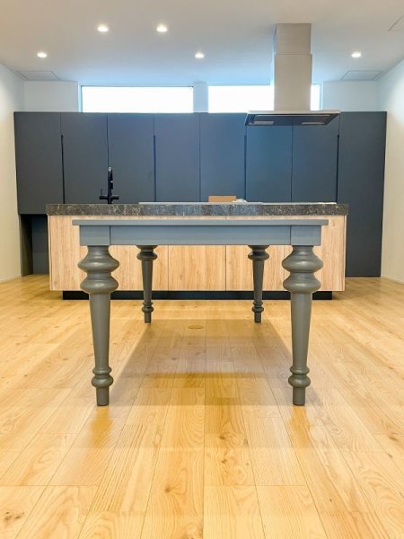 モダンなグレー塗装で、インテリアンとの相性も良かったです。