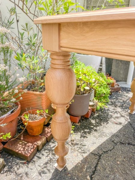 こちらはろくろ足「極太」存在感があります。