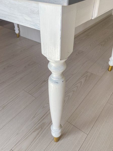 足先に真鍮の靴下を履いたろくろ足