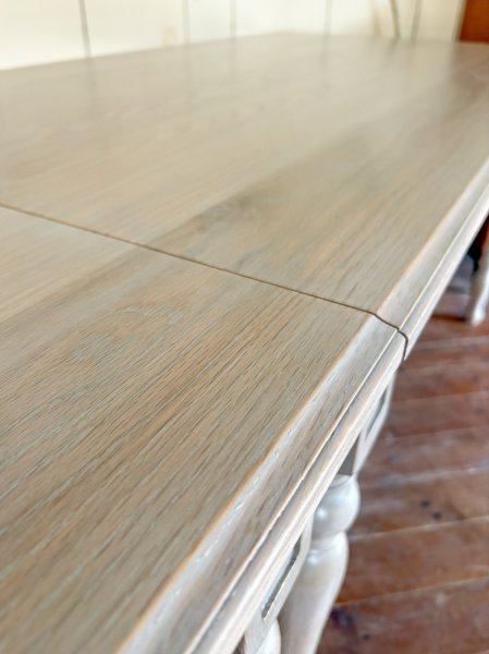 ドッキング面以外の3方はモールディング加工