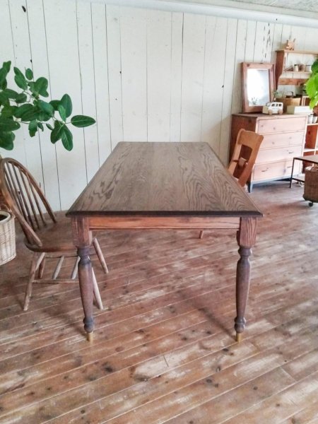 写真は「特注色ウォールナット色」