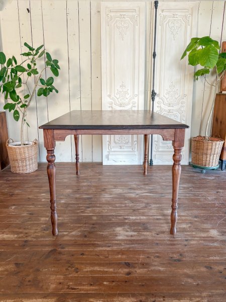 奥行900mmの少しワイドなサイズオーダー。