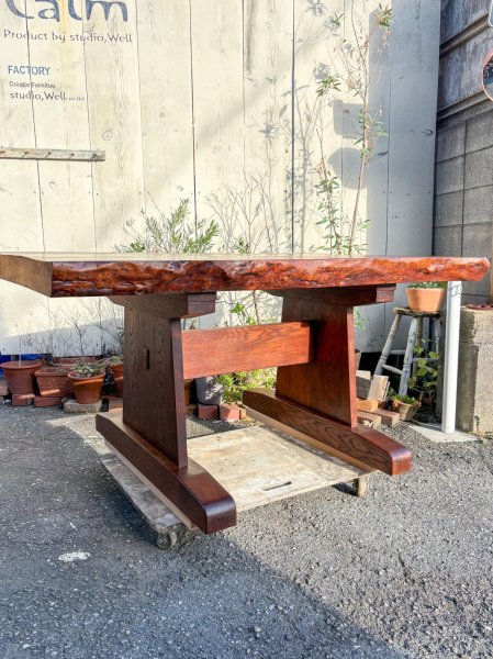 3ｍを超える大きなテーブルを解体して、1500mmの小さなテーブルを作成しました。