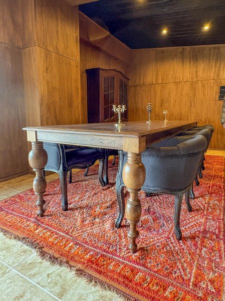 リノベした広いリビングダイニングに、3mの大きなダイニングテーブルがぴったり。