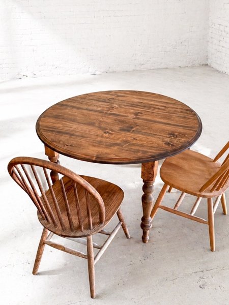 アンティーク感のあるデザイン、レトロなカフェやレストランにおすすめ。