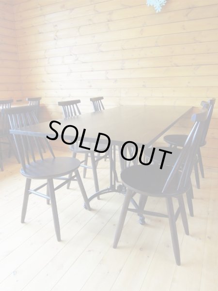 こちらの写真はW1800、ディスプレイテーブルや軽食用のアイアンテーブルにも